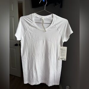 NWT Lululemon Swiftly Tech Short Sleeve 2.0